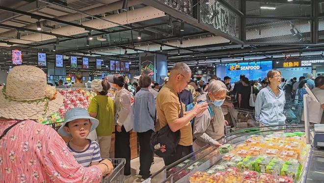 老牌超市”也回来了！老店新开亮点有哪些？爱游戏平台上海多家超市焕新开业市中心“(图4)